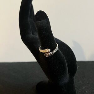 Elegant Sterling Silver Marcasite Women's Ring